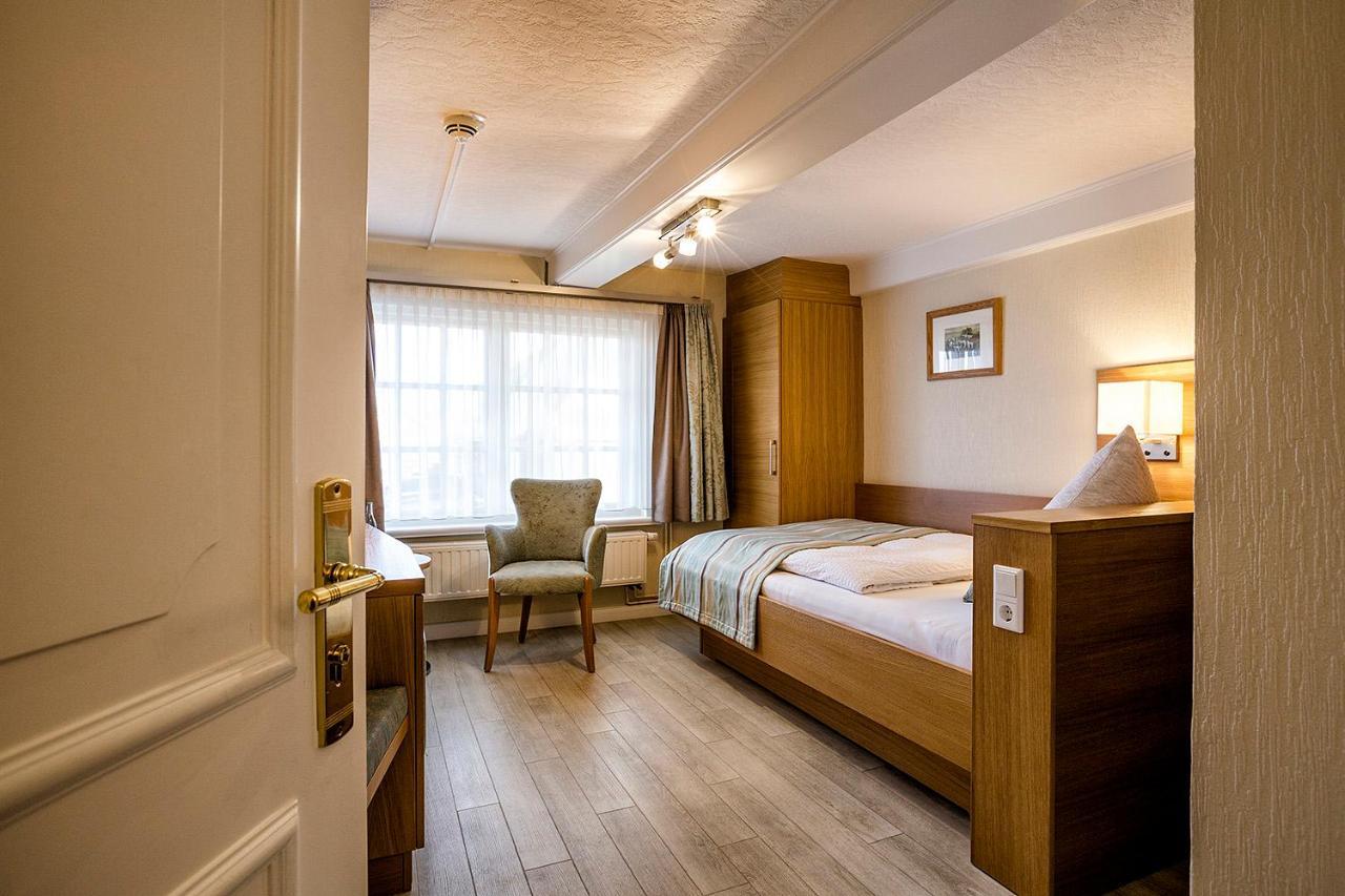 Hotel Neuwarft Altbau Dagebull Bagian luar foto