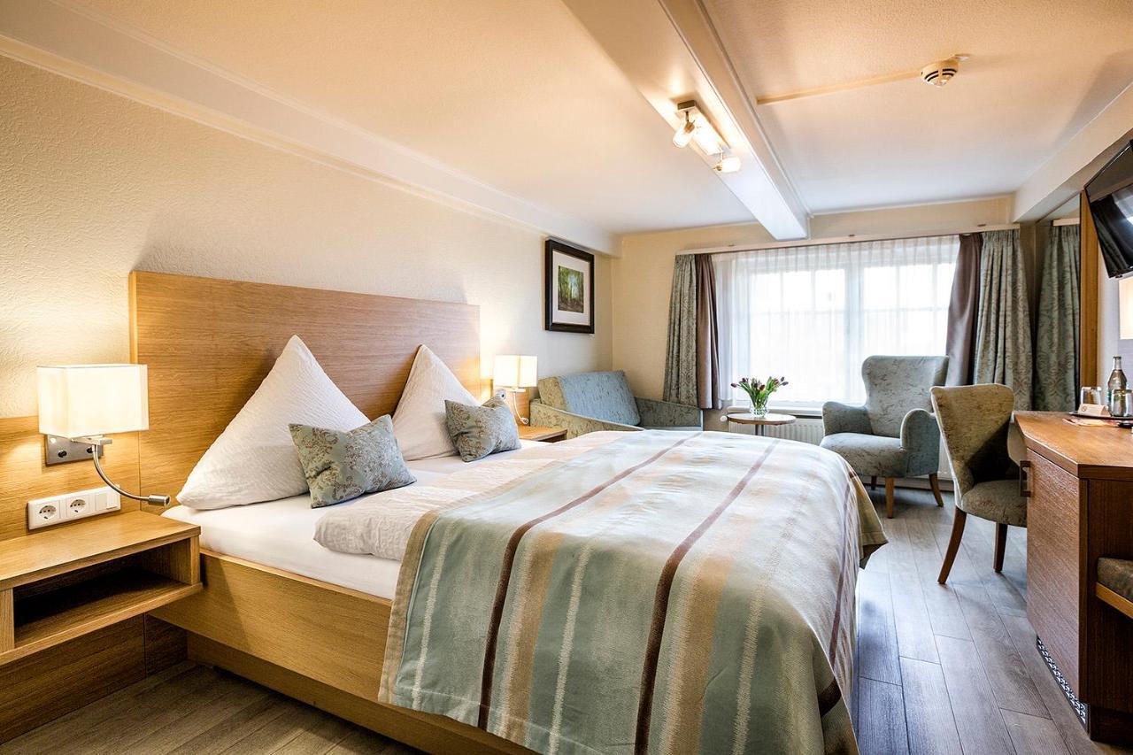 Hotel Neuwarft Altbau Dagebull Bagian luar foto