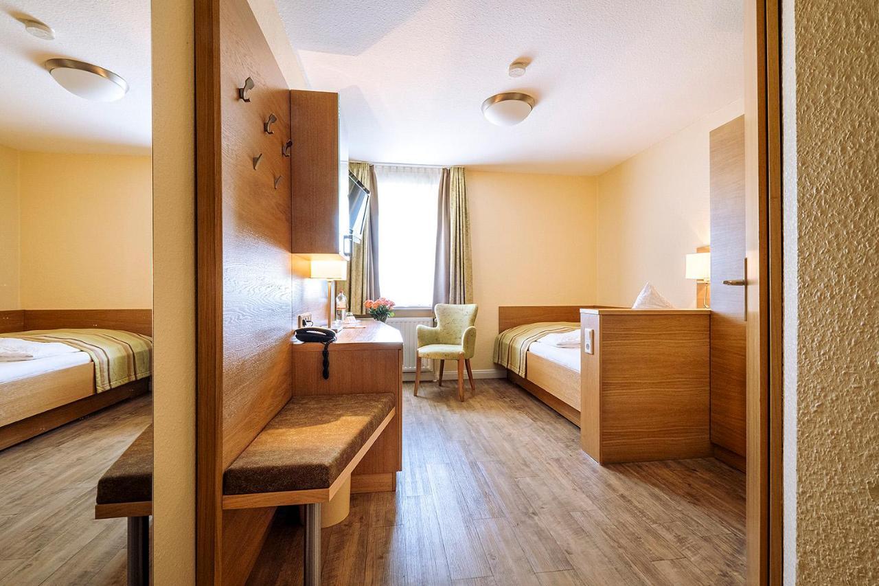 Hotel Neuwarft Altbau Dagebull Bagian luar foto