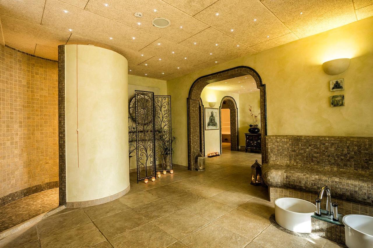 Hotel Neuwarft Altbau Dagebull Bagian luar foto