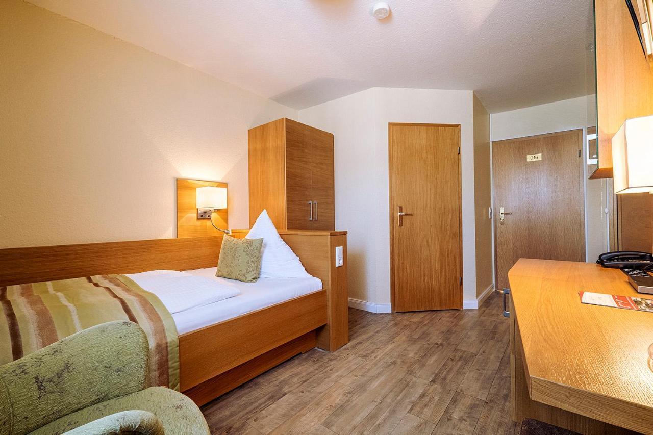 Hotel Neuwarft Altbau Dagebull Bagian luar foto